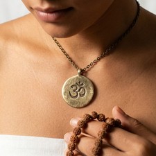 P726A Sanskrit OM Chant Peace Mantra Meditati...