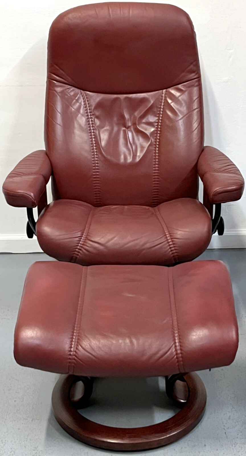 Pair/ Ekornes Stressless Leather Swivel Recliner & Ottomans Medium Size