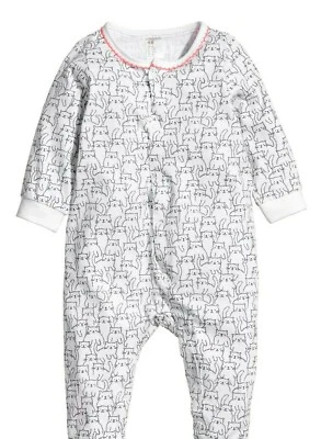 H&M Strampler Schlafanzug Pyjama Overall Einteiler Katze Allover Print Weiß 62 - Bild 1 von 4