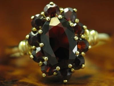 8kt 333 Gelbgold Ring mit 3,05ct Granat Besatz / 3,1g / RG 62 - Bild 1 von 4