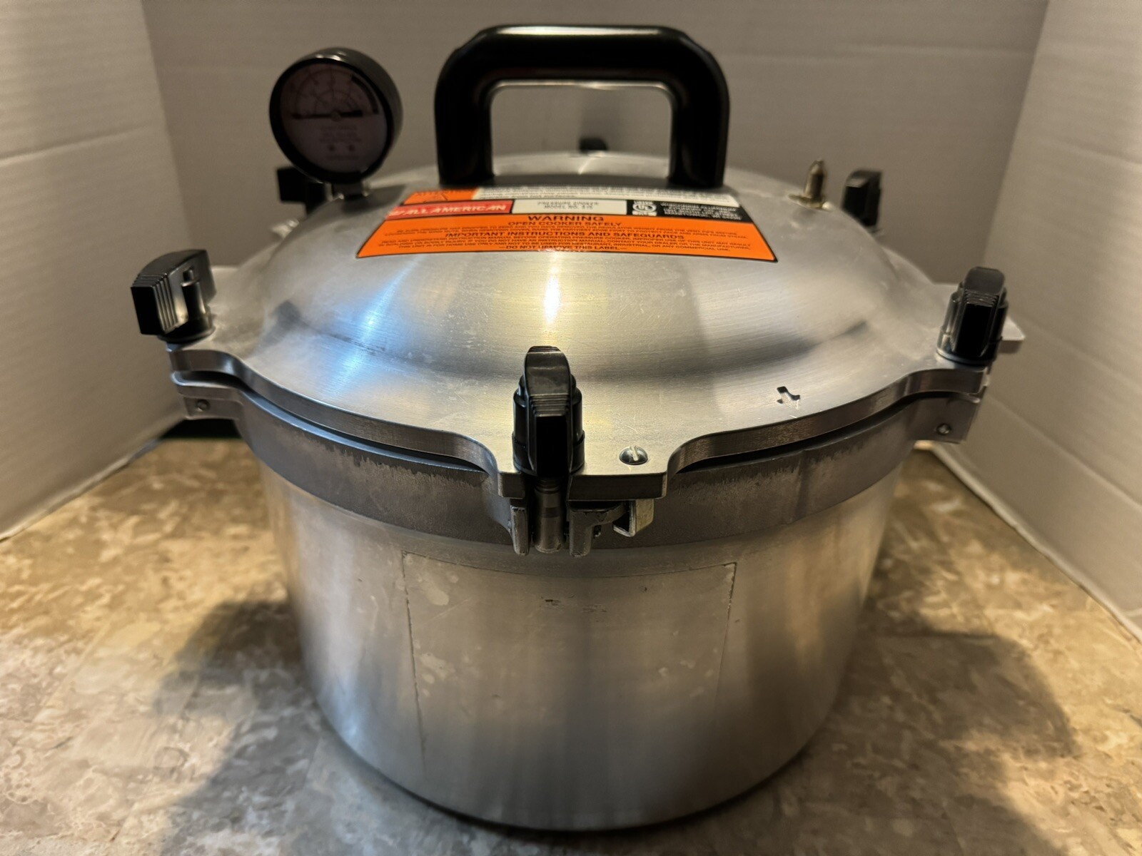 ALL AMERICAN PRESSURE COOKER CANNER MODEL 915 HEAVY CAST ALIMINUM 15.5 QT