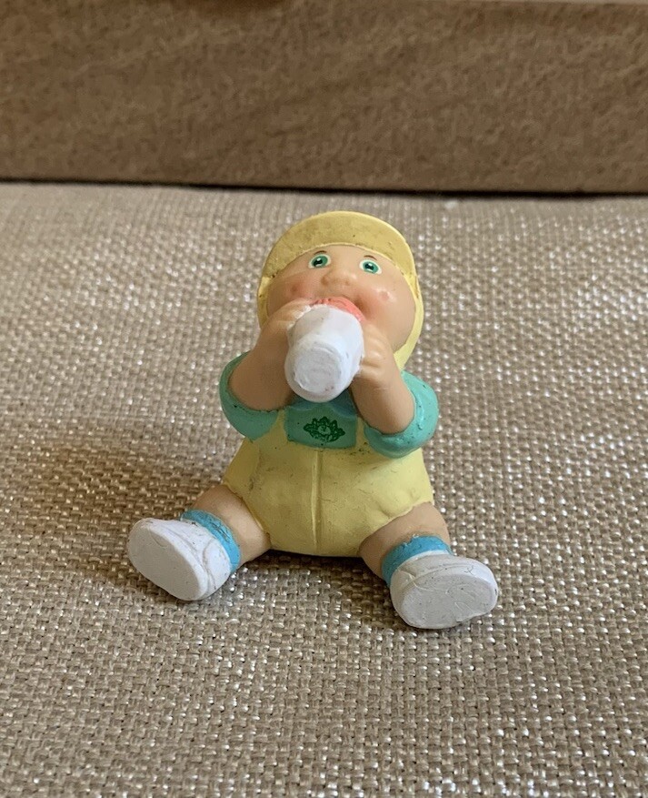 Cabbage Patch Kids PVC Figure Sitting Baby Infant With Bottle Green Eyes