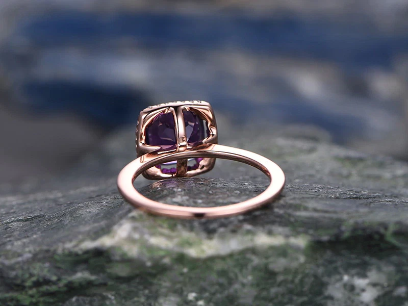 Anillo solitario con halo de diamantes y amatista púrpura natural de 1,5 quilates de oro rosa sólido de 14 k Foto 4 de 4