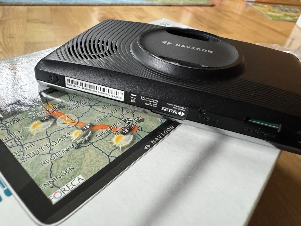 Navigon 92 Premium Live Navi OVP mit Bluetooth-Freisprechen ***Top Zustand*** - Bild 4 von 4