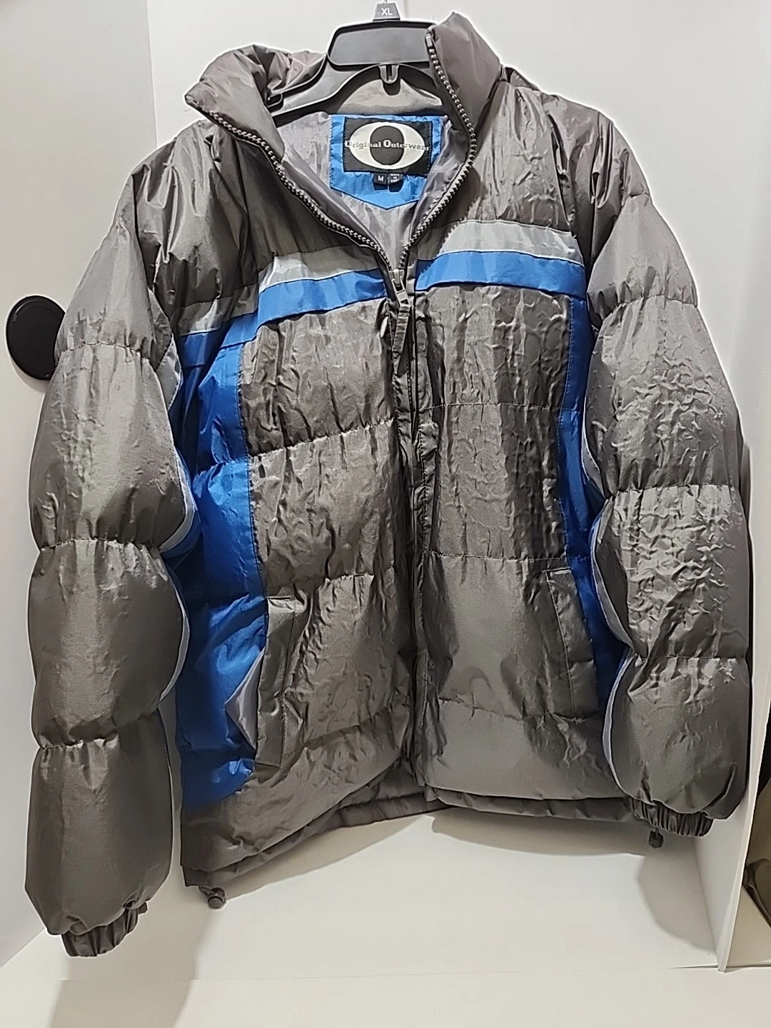 Active Sports Apparel Puffer Jacket Blue Gray Hood Zip Water Resistant Size M