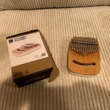 BRAND NEW UMBRA STRUMBA Kalimba WHT/NAT 