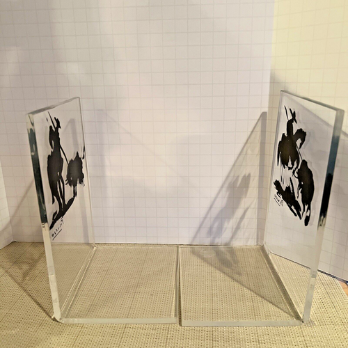 Vintage Picasso Bullfight Art Work on MCM Clear Lucite Acrylic Bookends - Foto 5 di 6