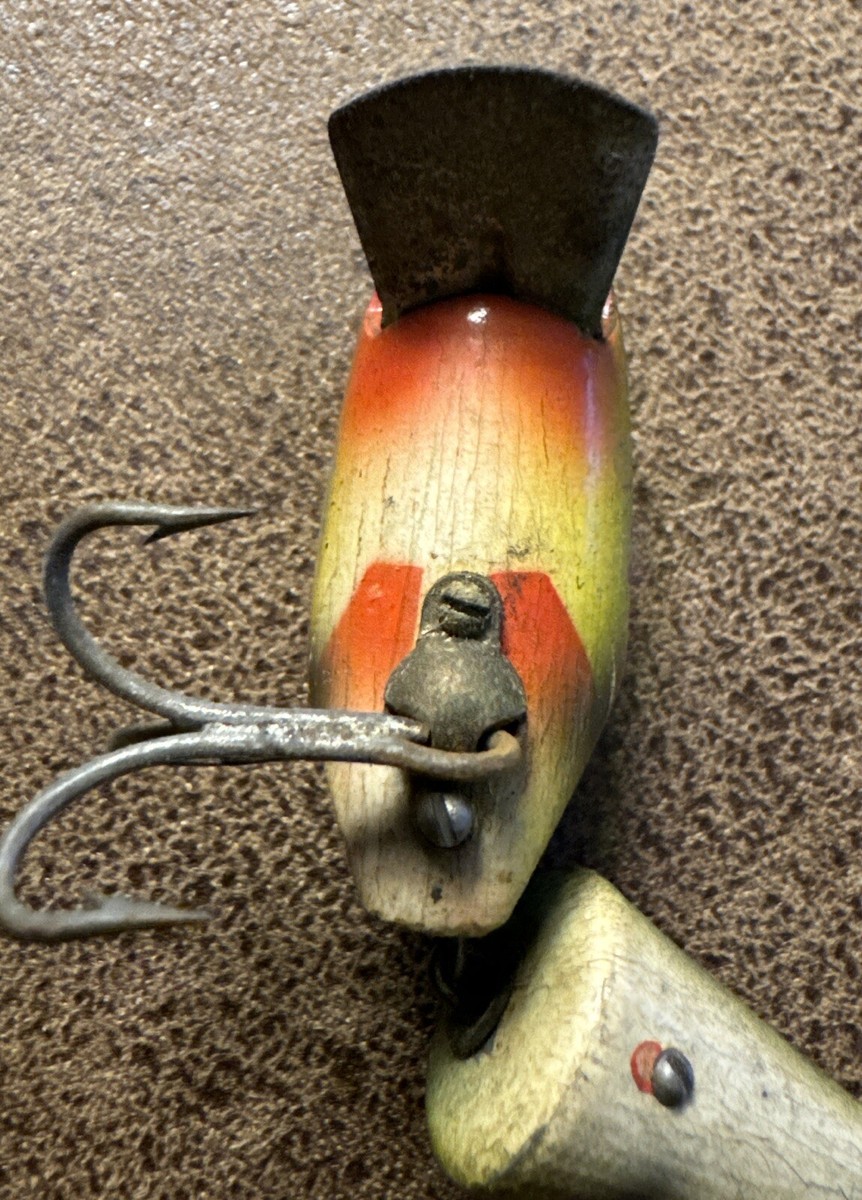 FISHING LURE PFLUEGER 3 1/2” VINTAGE WOOD JOINTED PAL-O-MINE FISHING LURE PFLUEGER 3 1/2” VINTAGE WOOD JOINTED PAL-O-MINE