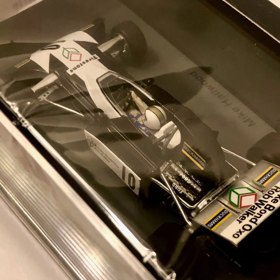 F1 1/43 Spark S3996 Surtees TS9B N°10 M.Hailwood 2nd Italian GP 1972, New - Immagine 3 di 4