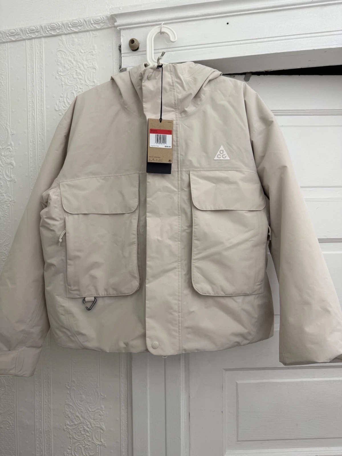 NEW Nike ACG skull peak storm fit beige jacket women’s Large