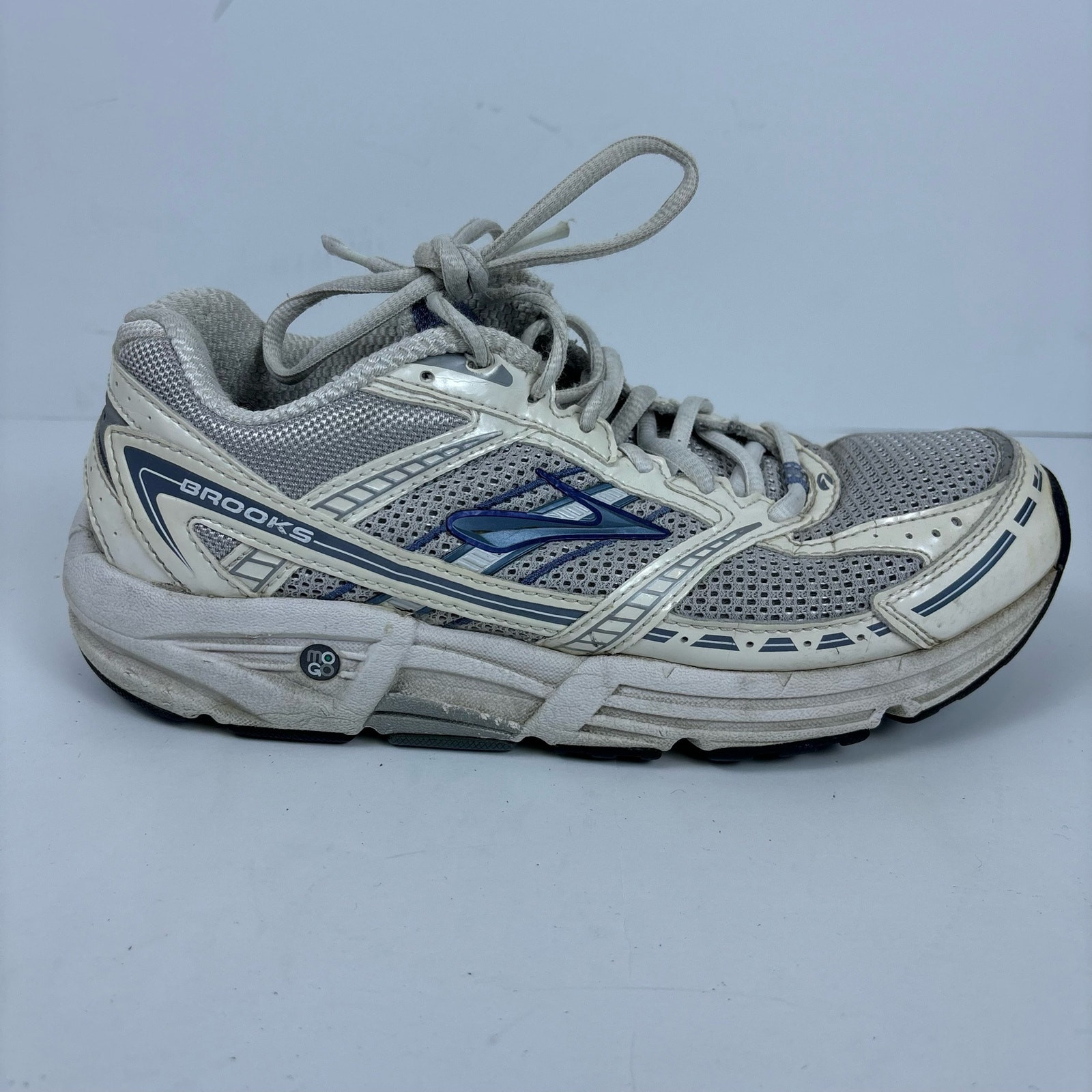 Vintage Y2K Brooks addiction 9 womens casual running shoes size 8.5