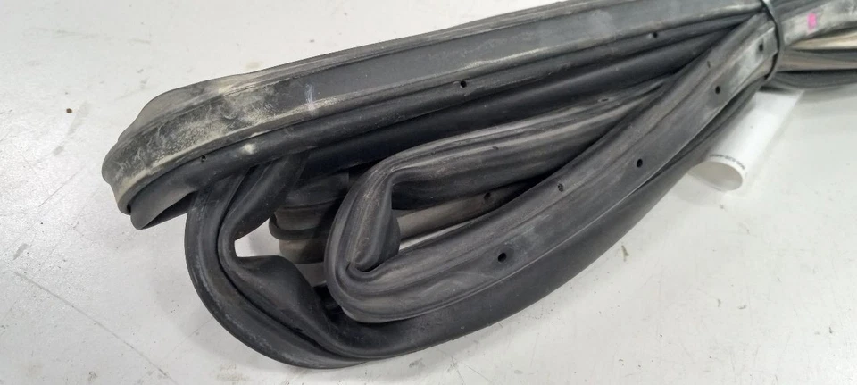 Hyundai Accent On Door Seal Rubber Left Rear Back 2006 2007 2008 2009 2010 2011 - Image 3 of 3