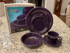 Fiesta Retired 5-Piece Place Setting PLUM Fiestaware Set in Box USA NEW