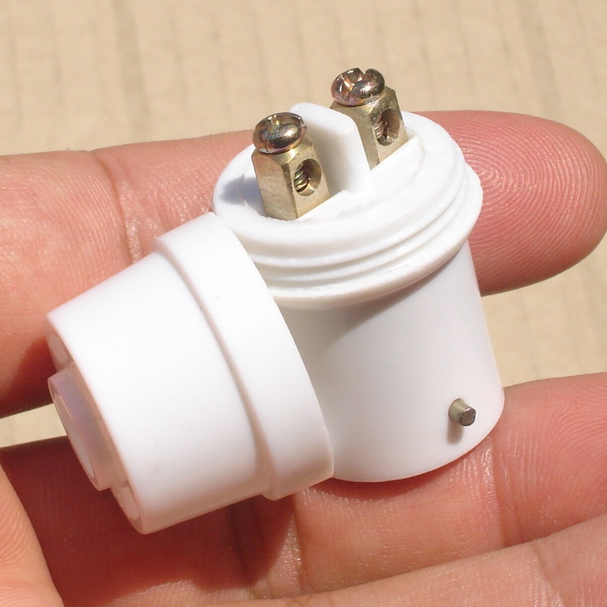 1x B22 BC Bayonet Lamp Socket to Flex Cable, Appliance Lamp Holder Adaptors | UK