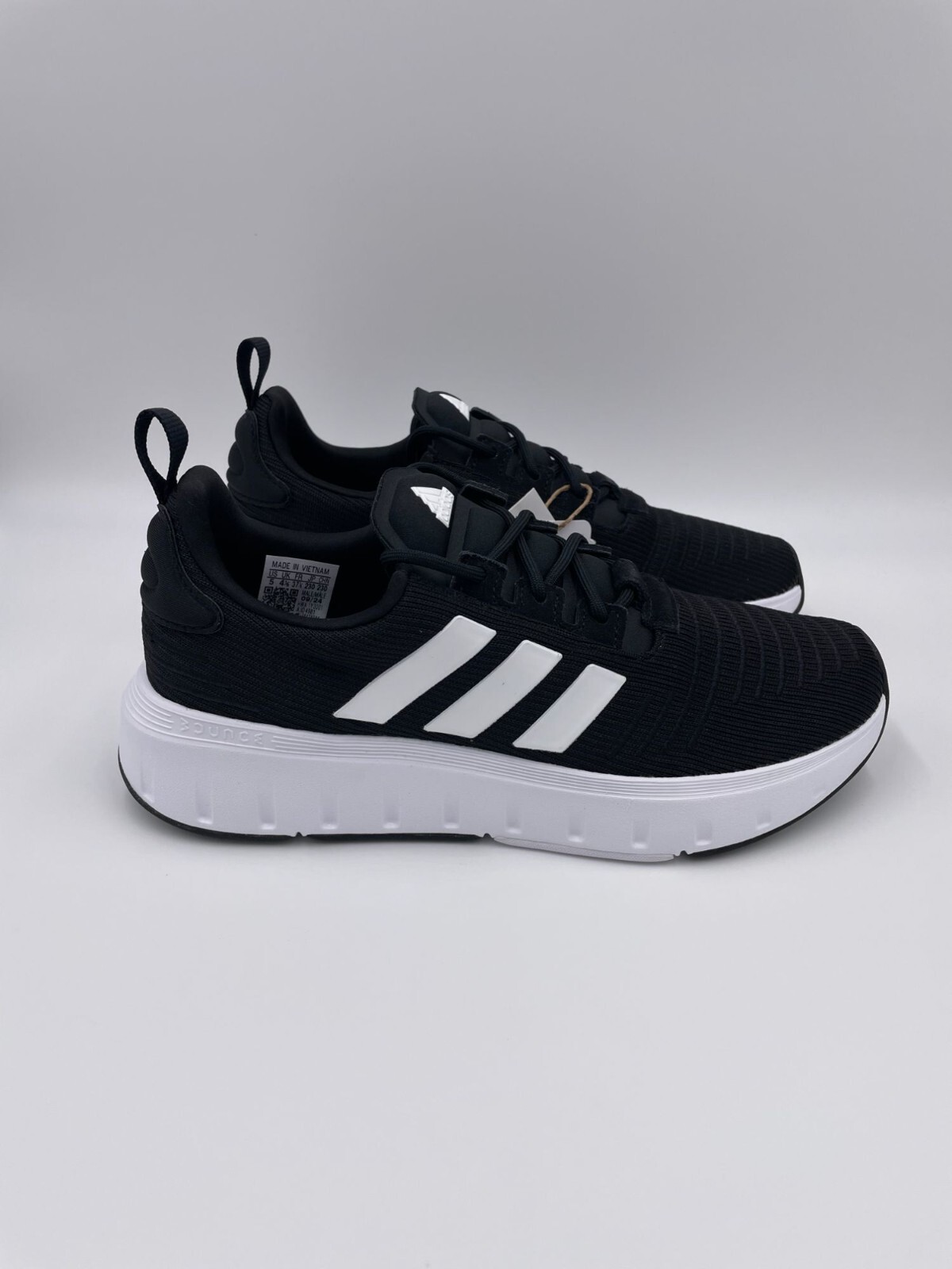 adidas Swift Run 23 Black / White Womens Shoes
