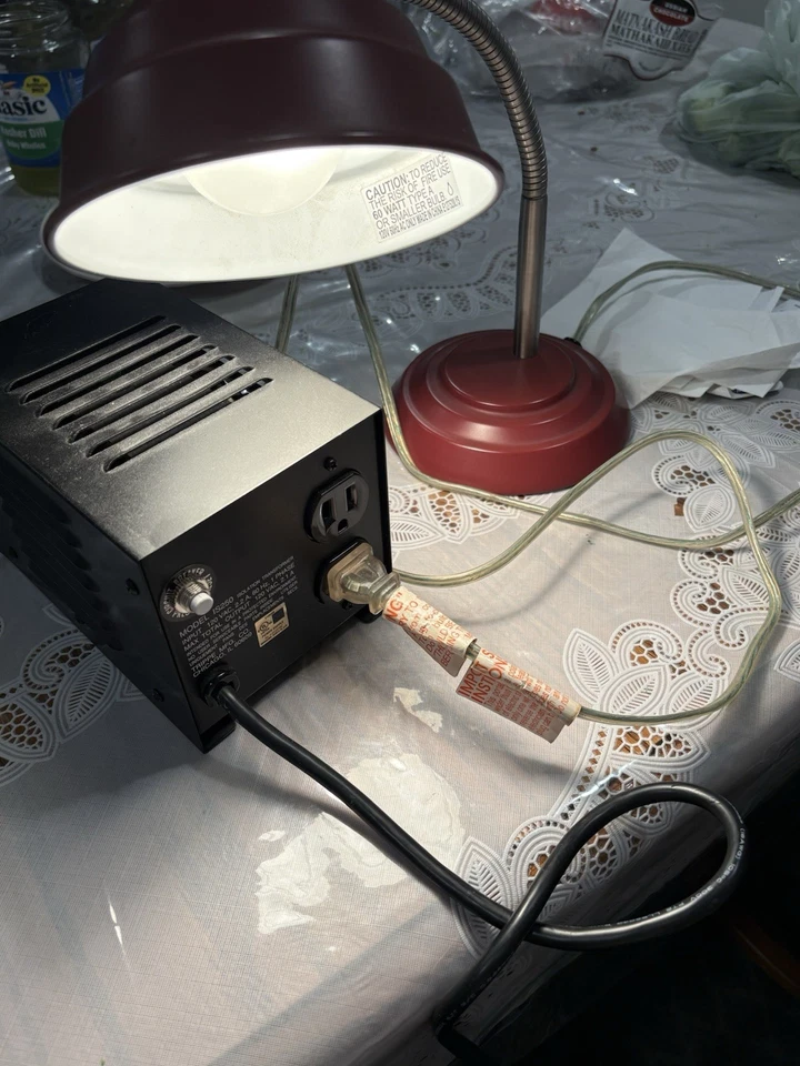 Трансформатор изоляции Tripp Lite IS250 250 Вт 120 В | 2 розетки - Изображение 3 из 4