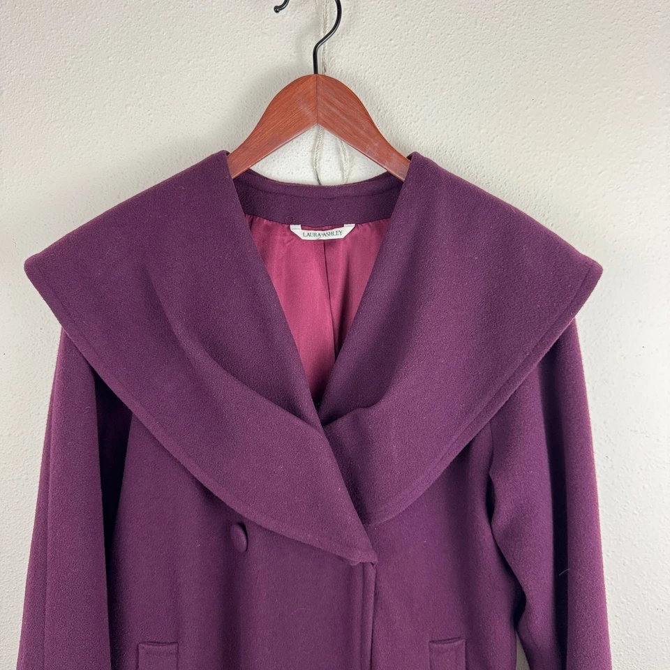 Abrigo largo de lana Laura Ashley de colección 8 cuello chal púrpura Gran Bretaña Foto 2 de 4