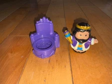 Fisher Price Little People Lil' Kingdom King Figure with Purple Throne