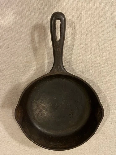 Vintage Griswold #4 Cast Iron SKILLET Frying Pan 7" Flat Made In USA C