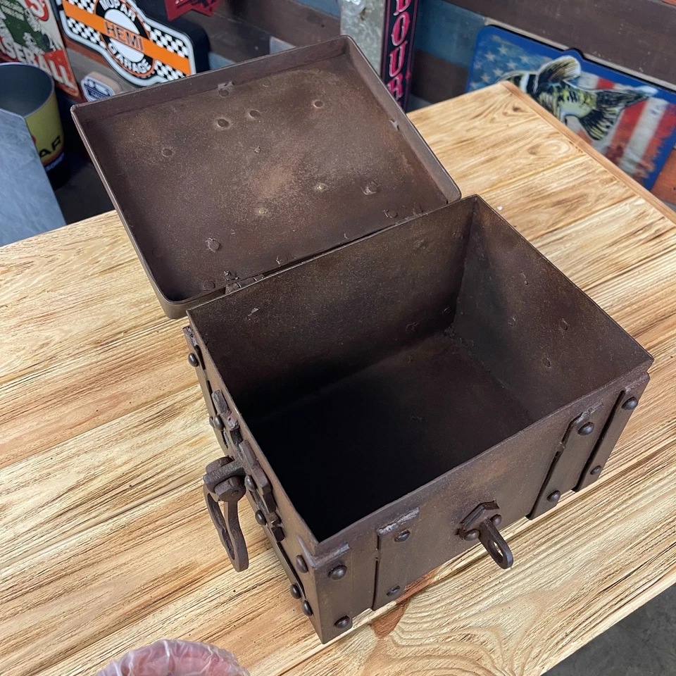 Caja fuerte de hierro fundido Old West | Tombstone AZ Express Co. Lockbox decoración de cofre Foto 2 de 4