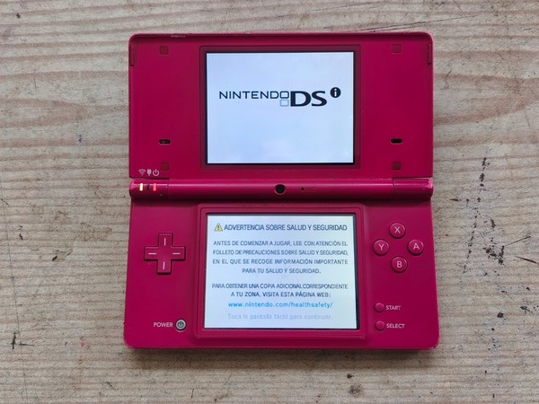 Consola Nintendo DSI Rosa - Funcionando