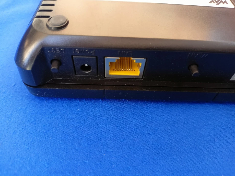 Fritz!Box 7312 mit 300 Mbps 1-Port 100 Mbps Verkabelt Router (20002544) - Bild 3 von 4