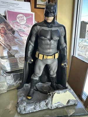 Batman V Superman 2017 Batman Finders Keyper Statue - DC AlterEgo Loot Crate 10 