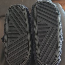 Nike Women's Black Faux Fur Slip-On Slippers Size 6