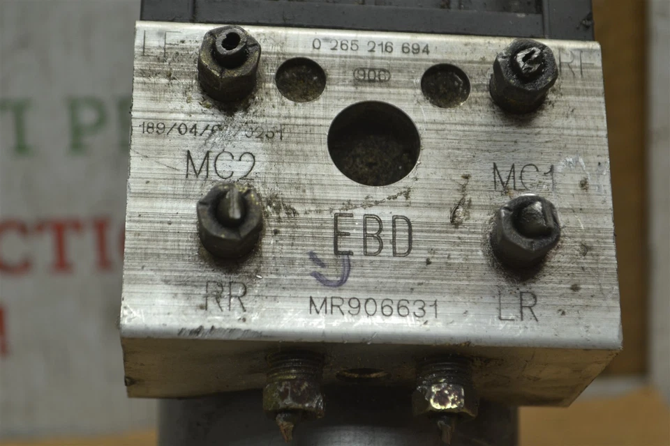 2002-04 Mitsubishi Diamante ABS Brake Pump Control MR906631 Module 40-8C5 - Image 2 of 4