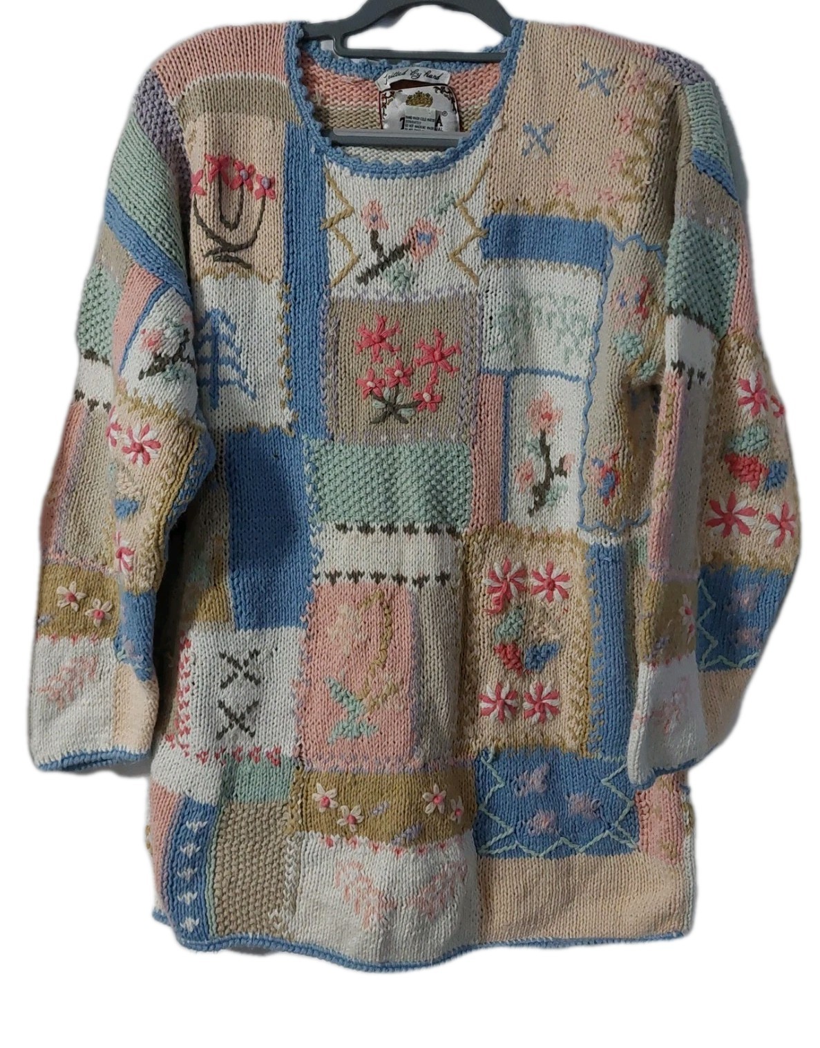 Tiara International Sweater Size Medium Ivory Knit Embroidered Flowers Vintage
