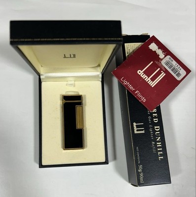 Dunhill gas lighter, black lacquer finish, Switzerland