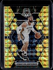 2022-23 Panini Mosaic #182 Jonas Valanciunas Reactive Yellow