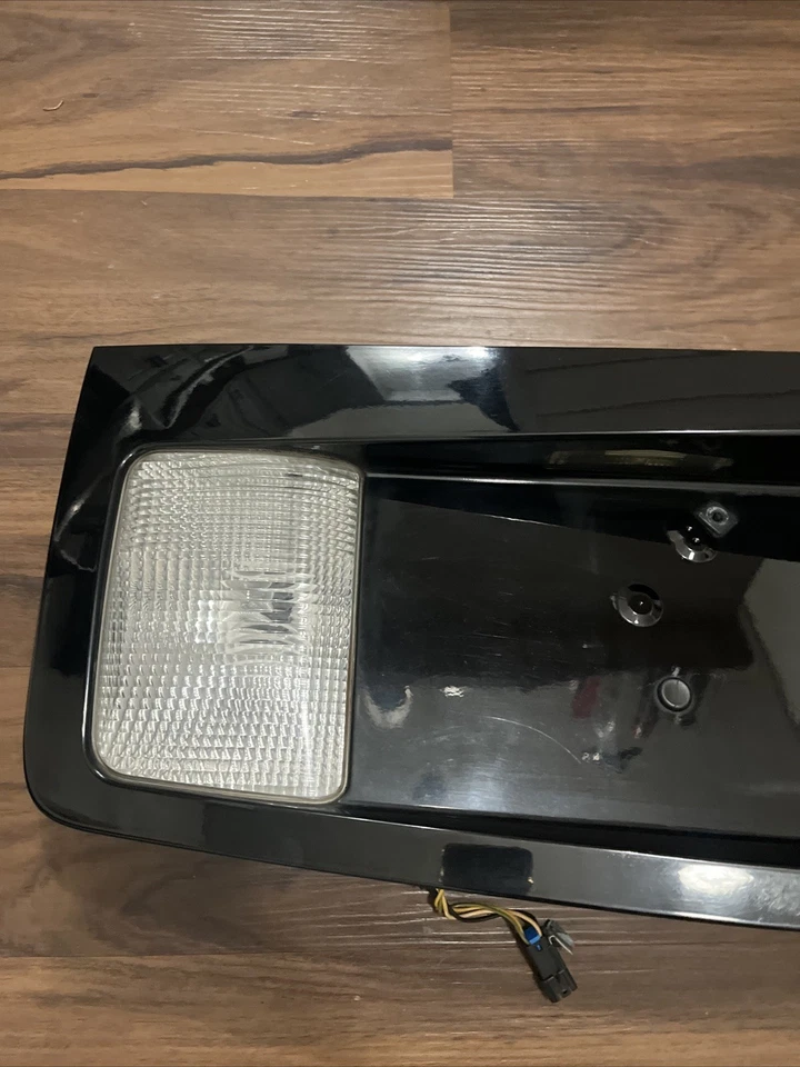 2003-2007 Cadillac CTS Rear Tail Trunk Panel Lid Backup Reverse License Plate OE - Image 2 of 4