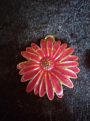 Vintage Monet Gold Tone And Pink Enamel Clip On Daisy Flower Earrings - Picture 2 of 8
