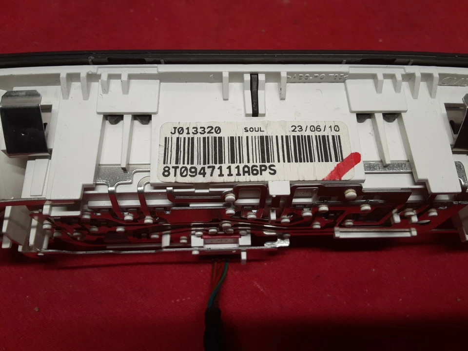 2008 2009 2010 2011 2012 Audi S4 S5 A5 Q4 Rear O'Head Overhead Lamp Dome Light - Image 3 of 4