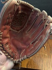 Wilson A2930 George Brett Signature Glove Right HandThrowing No Personal Marks