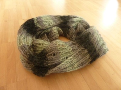 Loop Schal Handarbeit grün/grau/schwarz 128 x 20 cm