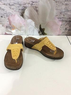 clarks mustard shoes