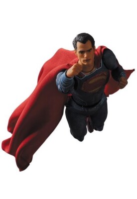 Batman v Superman: Dawn of Justice MAFEX Superman Action Figure No