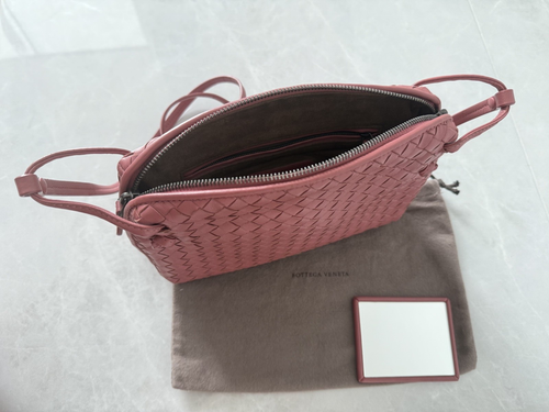 Echte BOTTEGA VENETA Intrecciato Crossbody Schultertasche Altrosa Leder