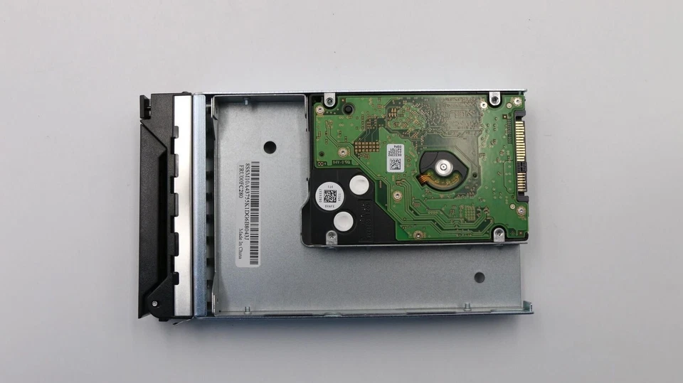 LENOVO ThinkServer 00LA879 300GB 4XB0G88733 10K 12Gb/s SAS 2.5'' Hot Swap HDD - Image 3 of 3