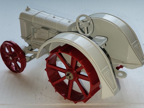 ERTL - Antique Fordson Tractor (1/16 Scale) Made in The USA - Imagen 9 de 12
