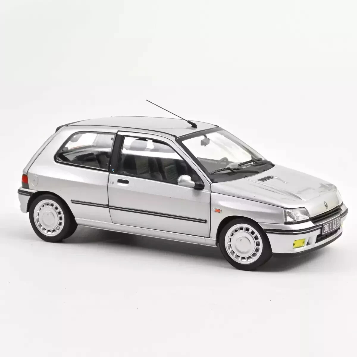 Norev Renault Clio 16s 1992 1:18 185256