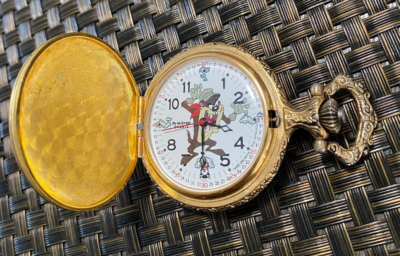 VINTAGE TASMANIAN DEVIL RAILROAD COLLECTIBLE POCKET WATCH ACME