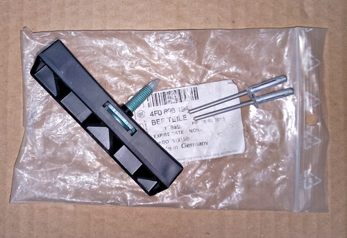 Genuine AUDI 4F0898194 4F0 898 194 Bumper Cover Retainer Plate for A6 - 第 1/2 張圖片
