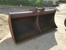 2100mm Excavator Grading Bucket suit 13 tonne 70/60mm x 280mm x 370mm £600 + vat