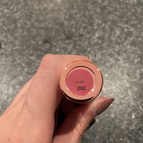 Makeup Revolution London Satin Kiss Lipstick Sealed - Ruby - Picture 3 of 3