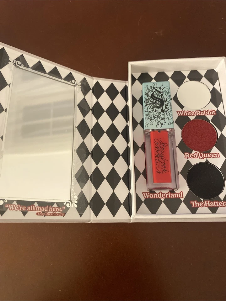 Juego de sombras de ojos y lápiz labial líquido Alicia en el país de las maravillas Storybook Cosmetics NUEVO Foto 4 de 4