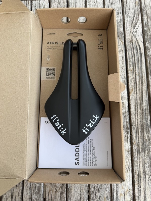 Fizik Transiro Aeris Adaptive R3 LD Long Distance Saddle