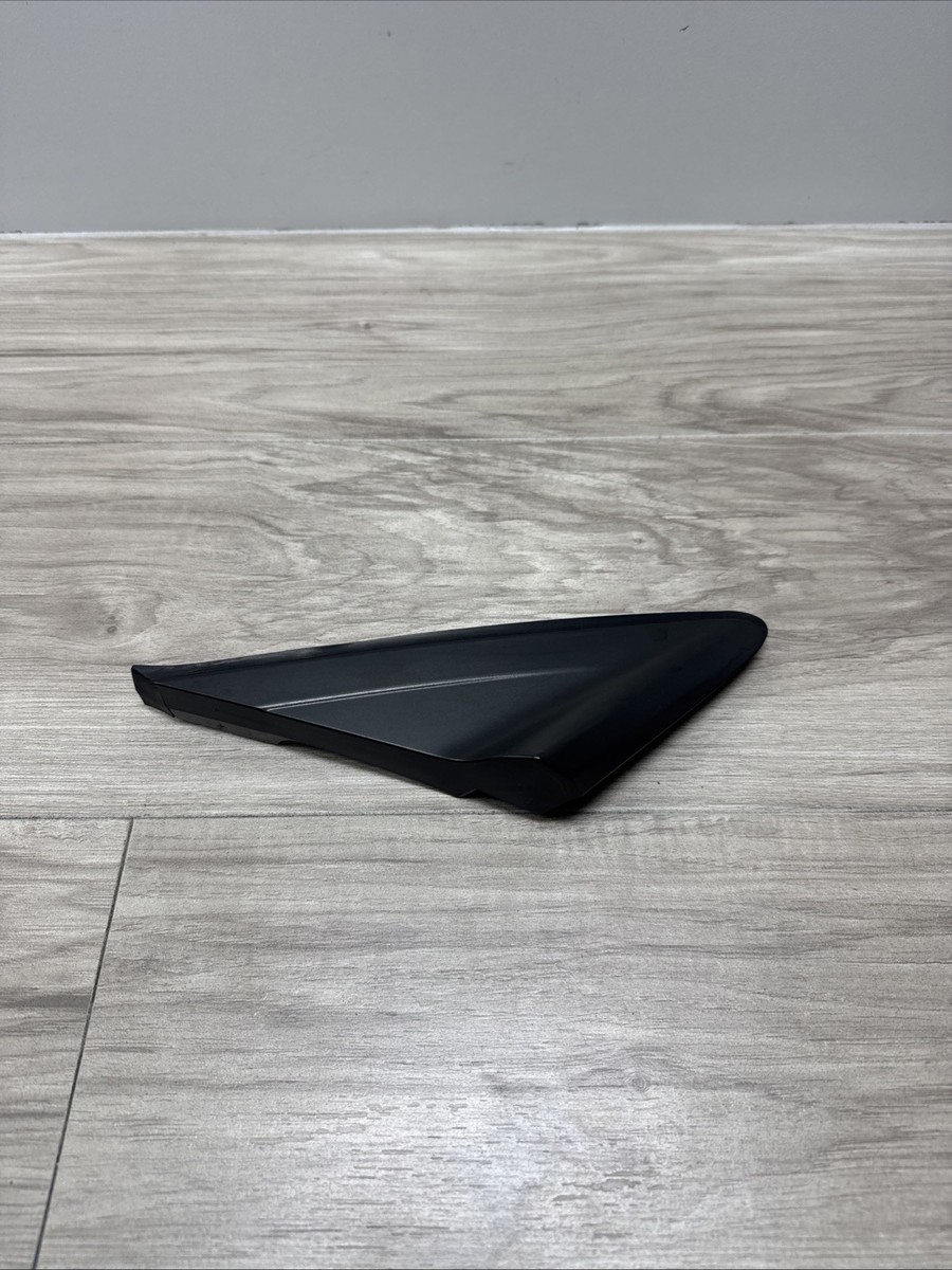 2011-2016 HONDA CR-Z CRZ FRONT RIGHT FENDER CORNER TRIM COVER